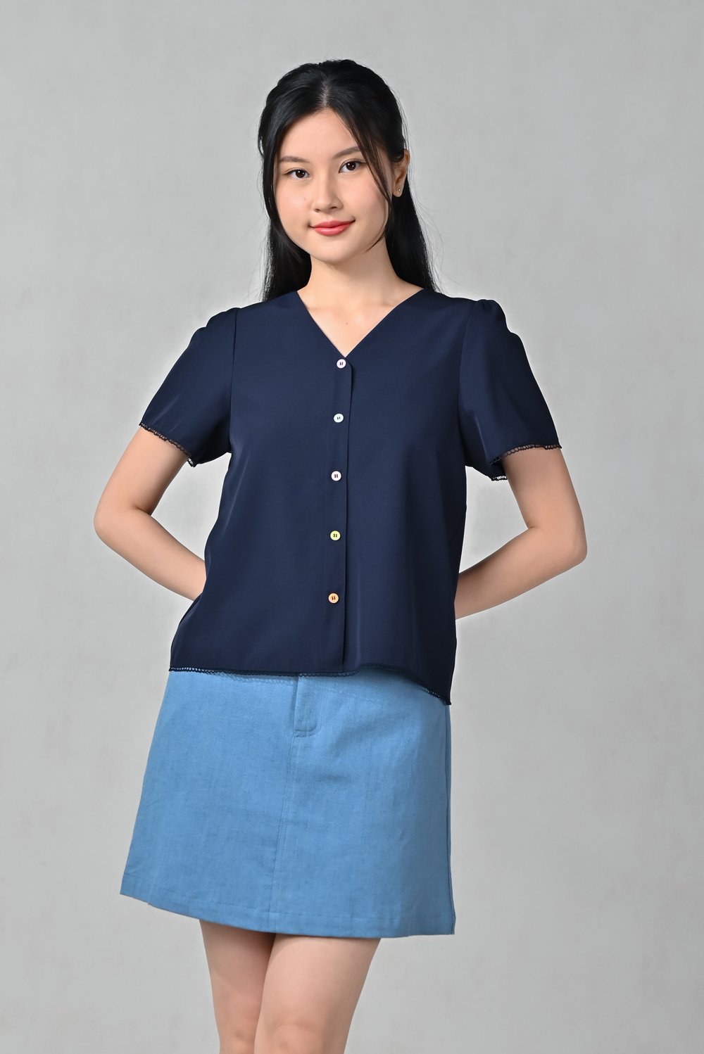 BIANCA SCALLOP-TRIM BUTTON TOP IN NAVY