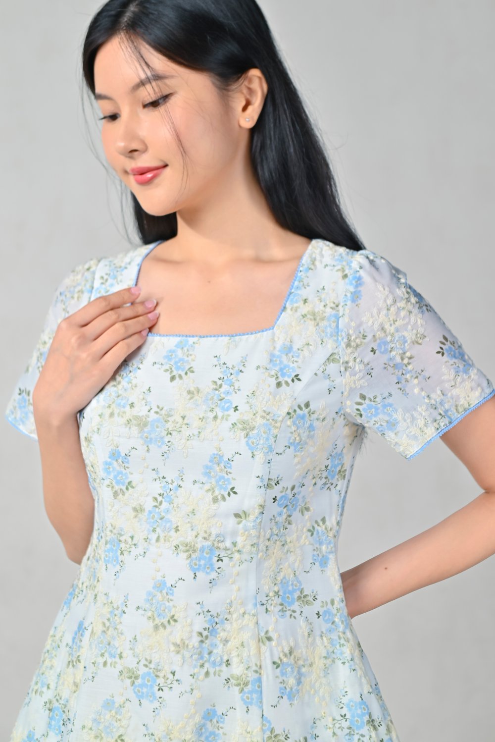 QUORA BLUE FLORAL SQUARE-NECK DRESS