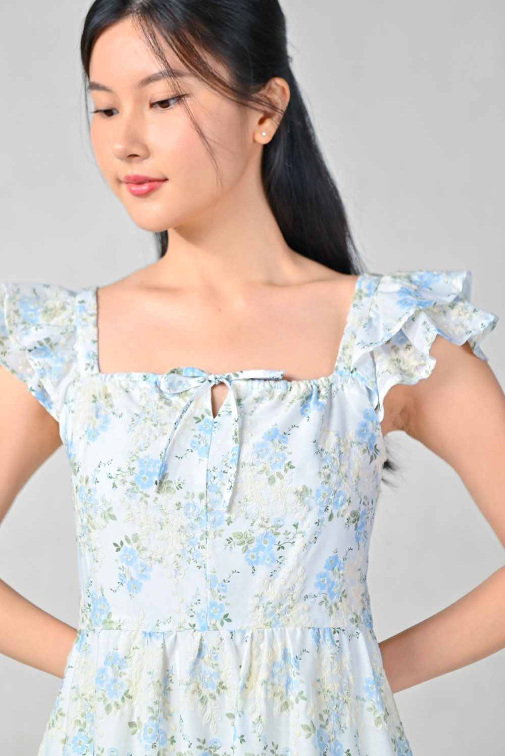 QUELLA BLUE FLORAL RUFFLE TIE-DETAIL MIDAXI DRESS