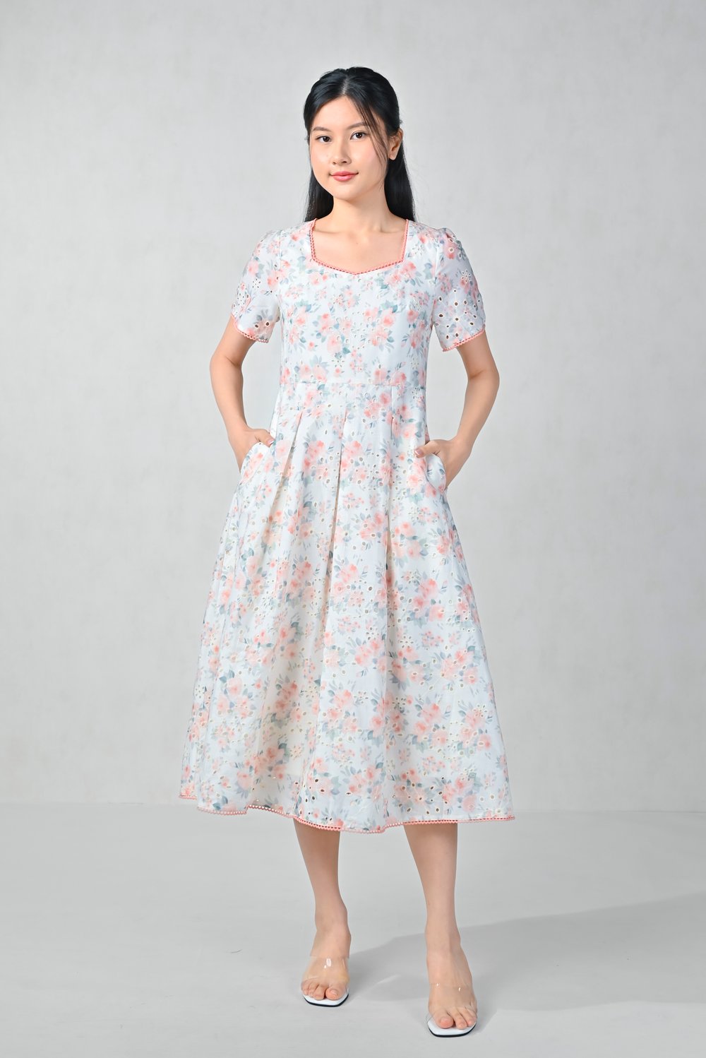 RAE PEACH FLORAL SWEETHEART SLEEVED MIDI DRESS