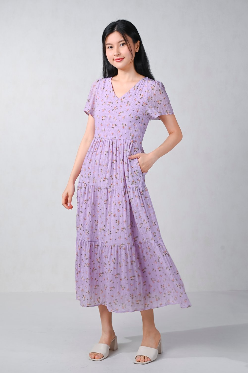 SOPHIE FLORAL V-NECK TIERED MIDAXI DRESS IN LILAC