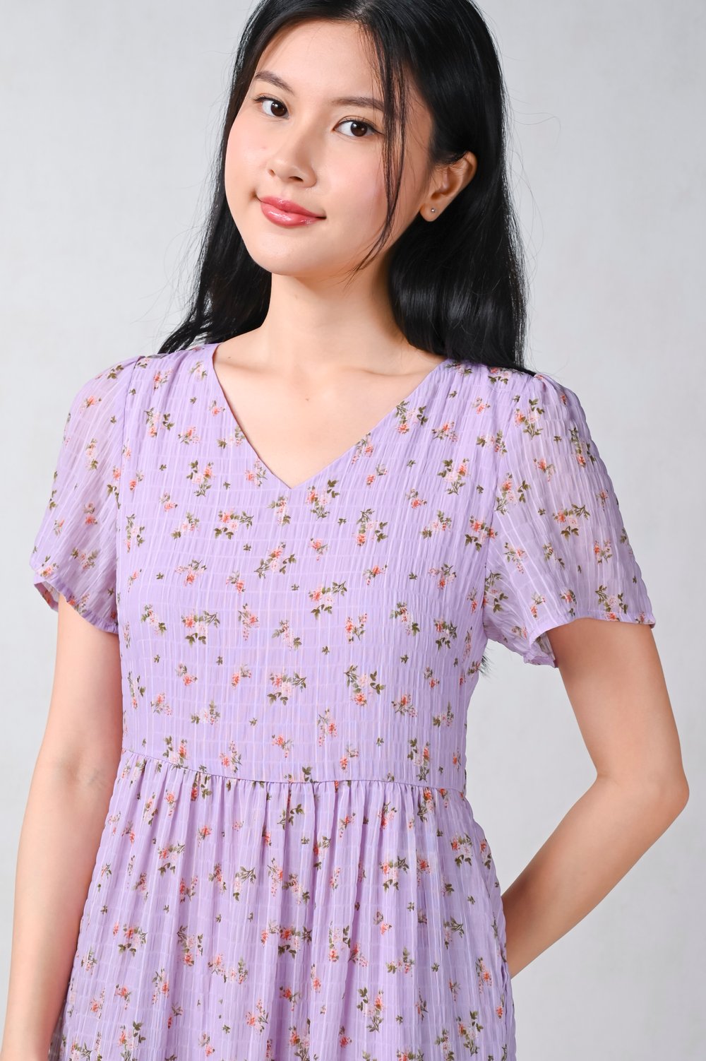 SOPHIE FLORAL V-NECK TIERED MIDAXI DRESS IN LILAC