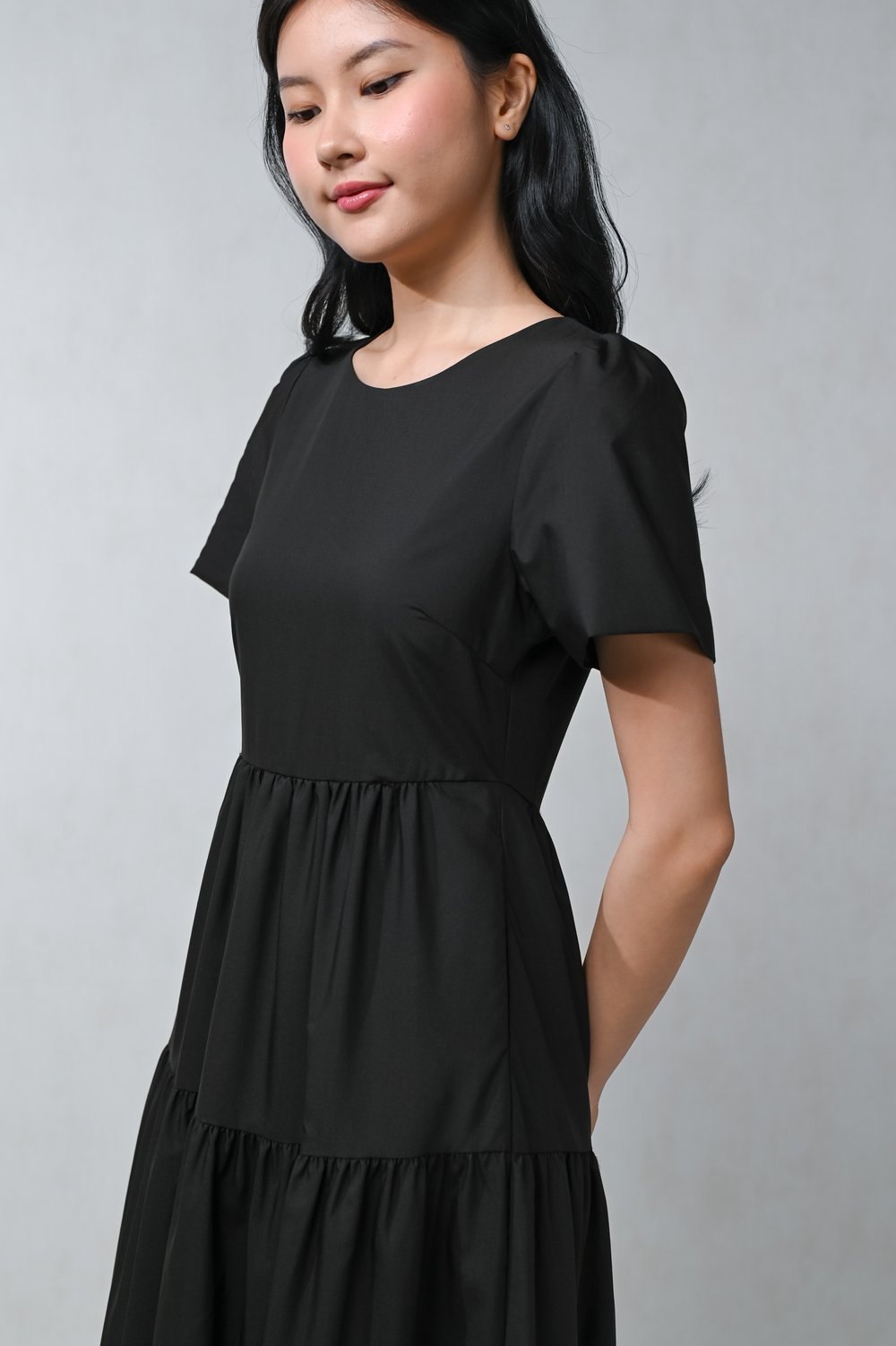 KIT ROUND-NECK SLEEVED TIERED MIDAXI DRESS IN BLACK