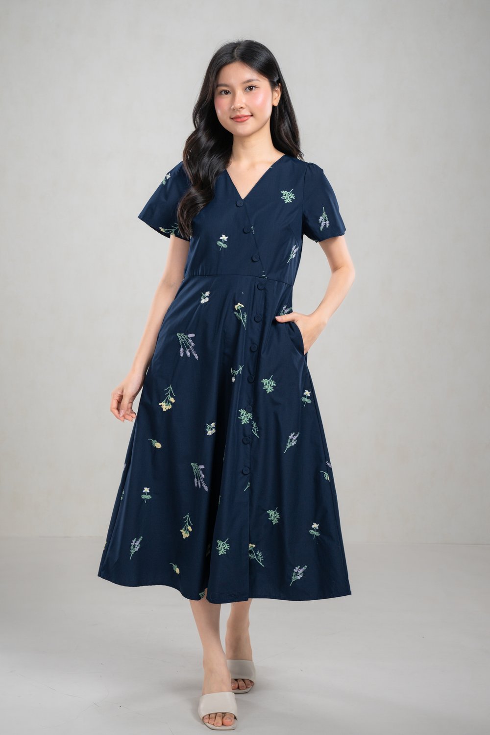 UVIA EMB. FLORAL V-NECK SLEEVED MIDI DRESS IN NAVY