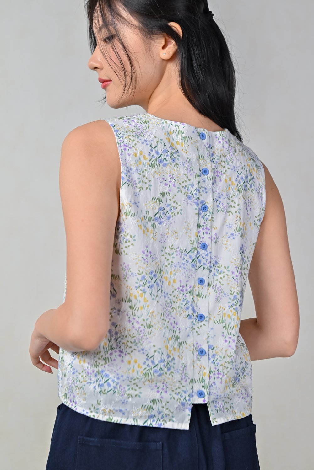 NAYA FLORAL BUTTON-BACK TOP