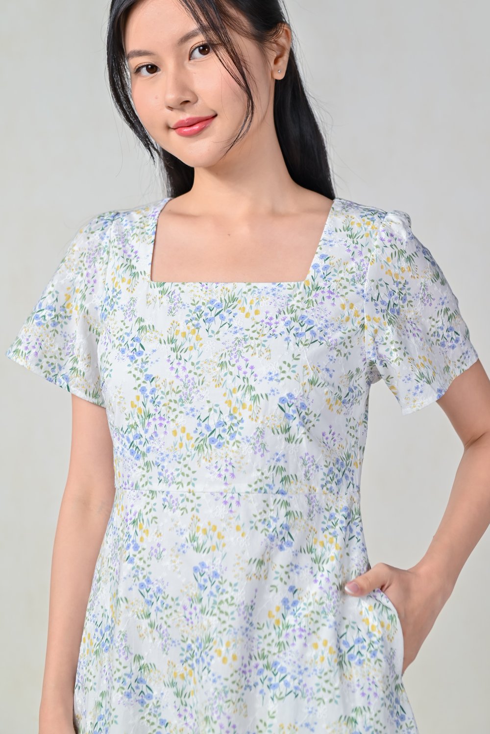 FAYLIN FLORAL SQUARE-NECK SLEEVED MIDI DRESS