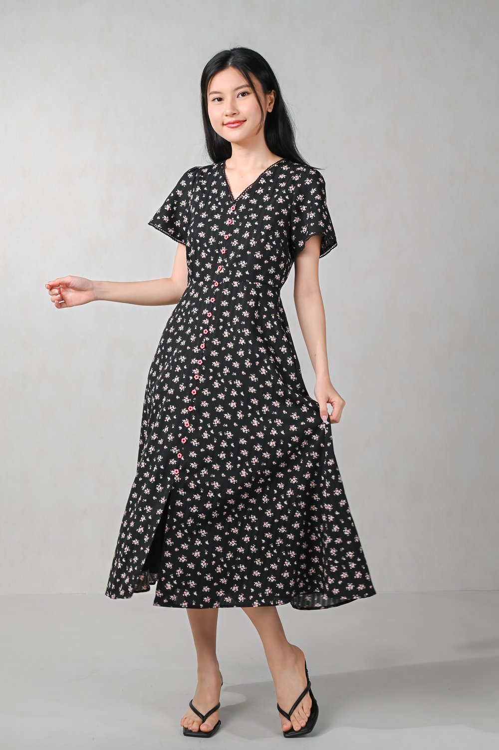REEVA BLACK FLORAL V-NECK SLEEVED BUTTON MIDI DRESS