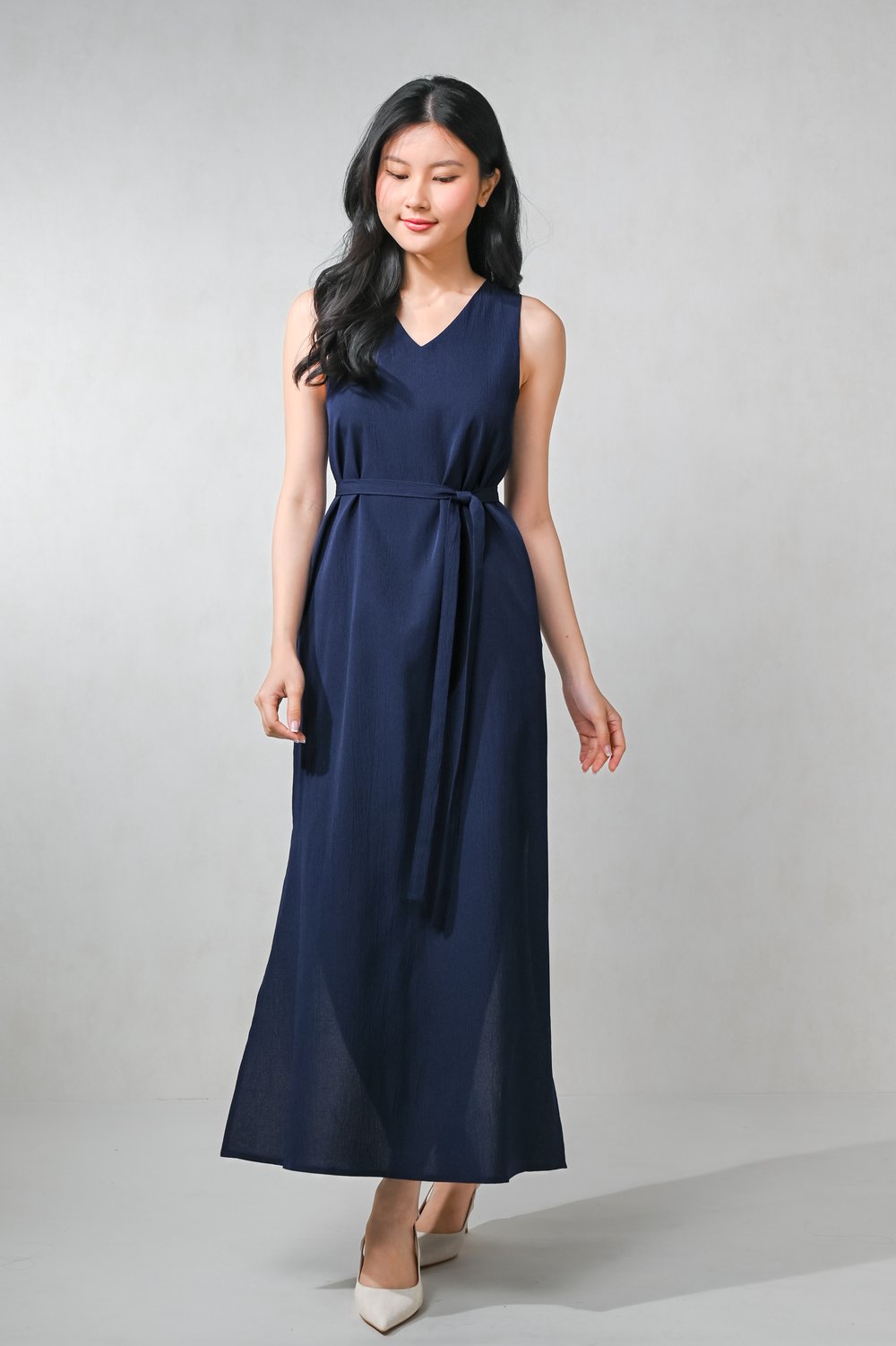 ARLETTE V-NECK SIDE-SLIT MAXI DRESS IN NAVY