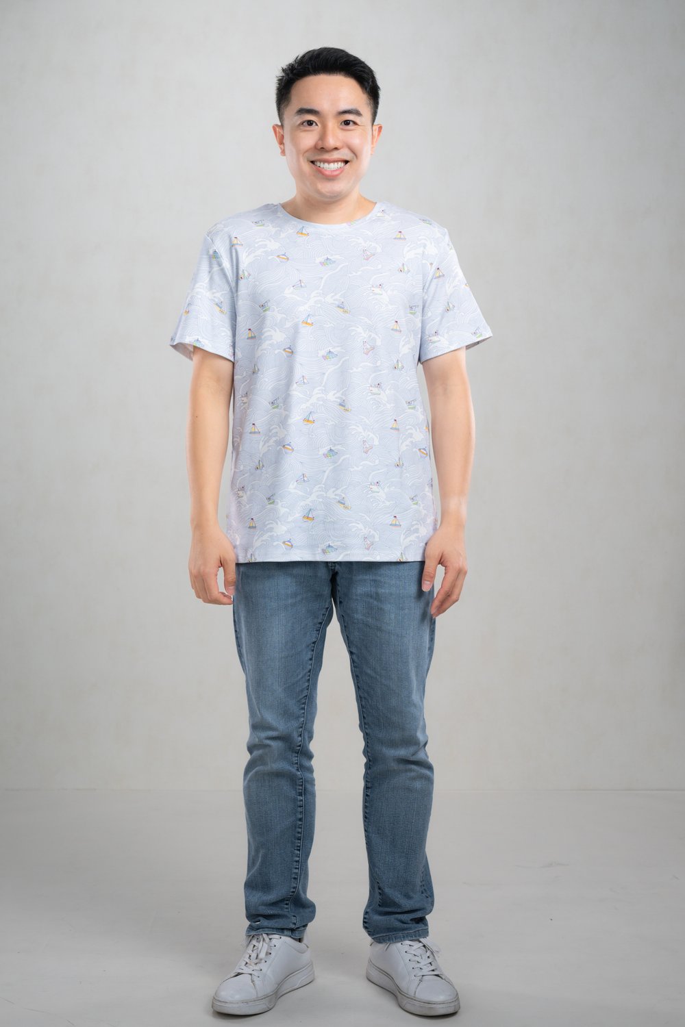 SUNNY SAILS UNISEX TEE