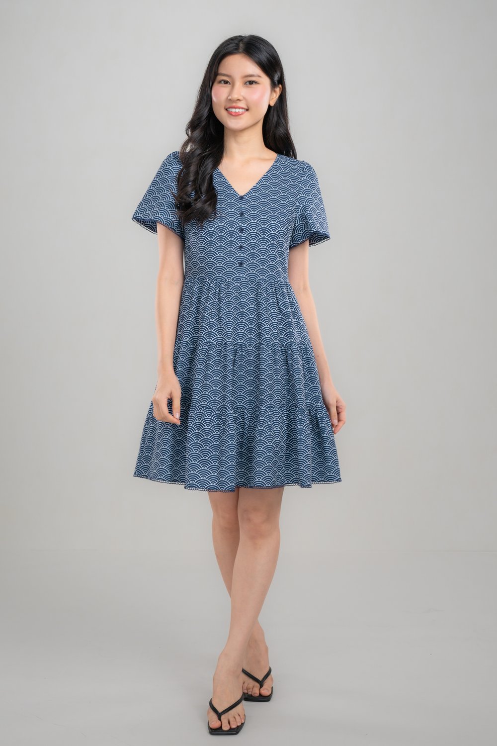 SUGOI NAVY V-NECK BUTTON BABYDOLL DRESS