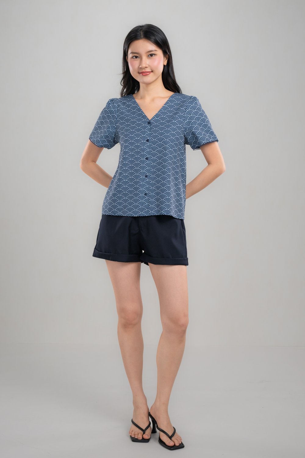 SUGOI NAVY SLEEVED BUTTON TOP