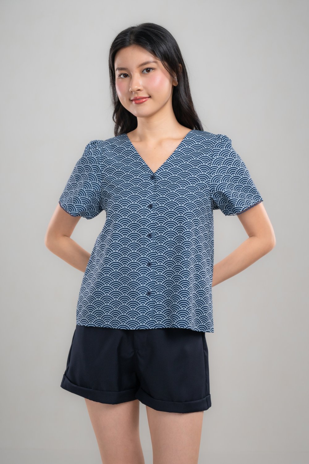 SUGOI NAVY SLEEVED BUTTON TOP