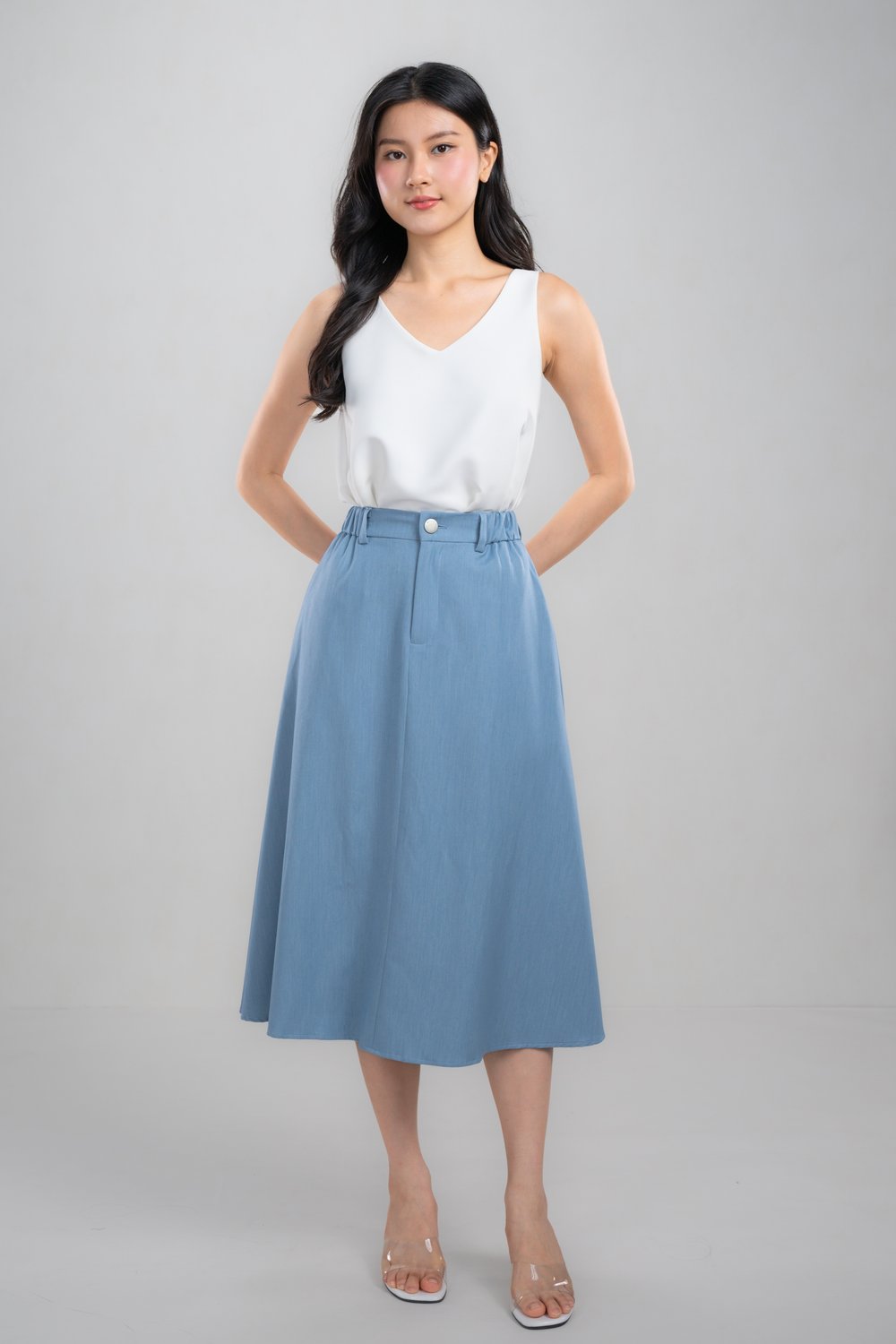 ROSE ELASTIC-BACK SKIRT IN LIGHT-WASH