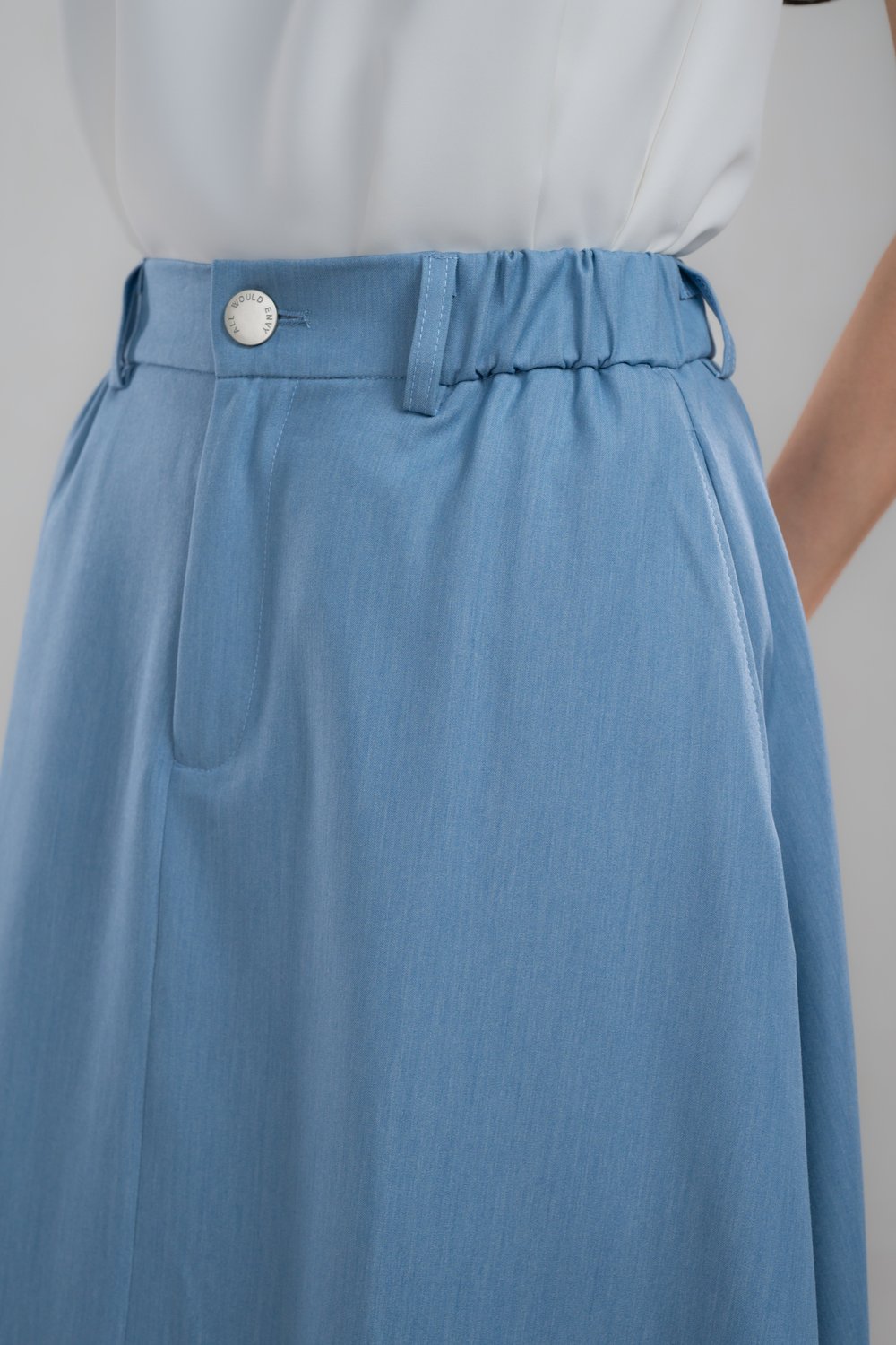 ROSE ELASTIC-BACK SKIRT IN LIGHT-WASH