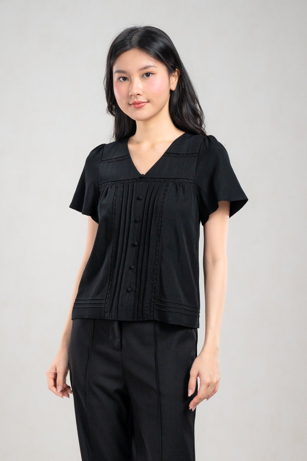 AVERIE LACE-INSERT SLEEVED TOP IN BLACK