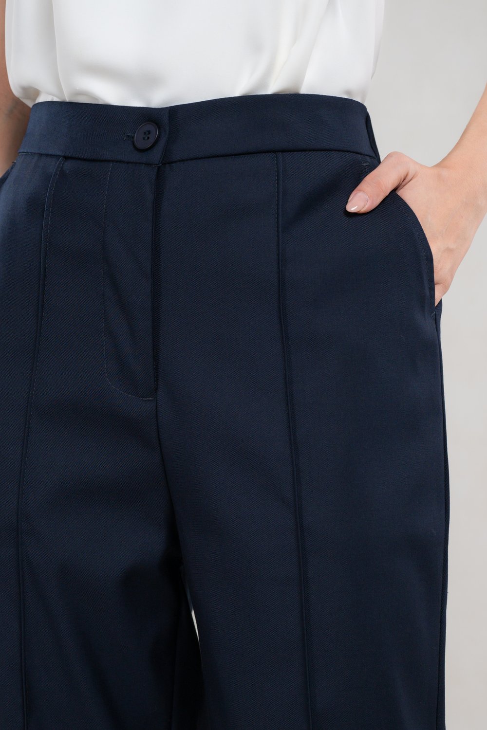 KYRA ELASTIC-BACK PANTS IN NAVY