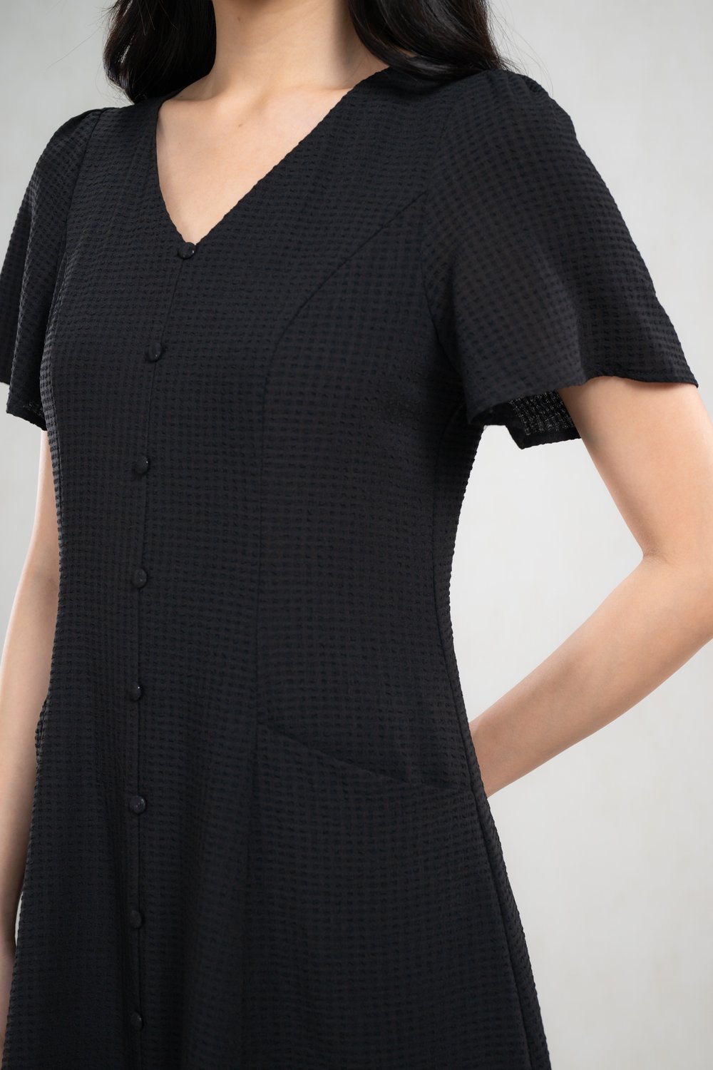 YUNA SLEEVED PANELLED DRESS IN BLACK