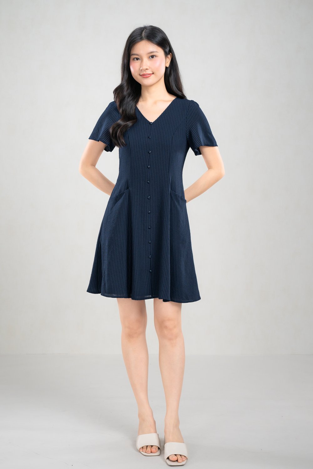 YUNA SLEEVED PANELLED DRESS IN NAVY