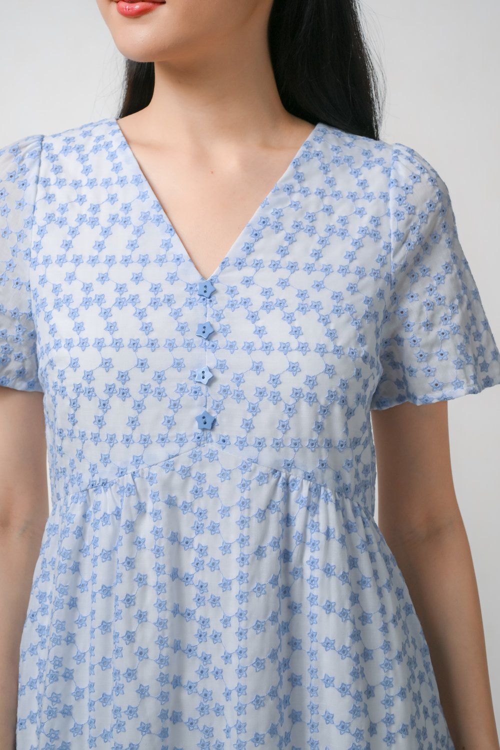 QUINLAN STAR EMB. V-NECK SLEEVED MIDAXI DRESS