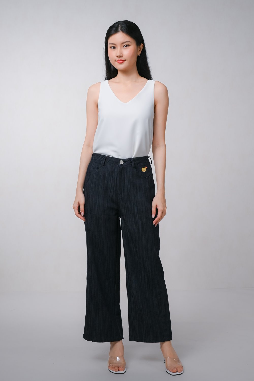 EBI FRY EMB. JEANS IN DARK-WASH
