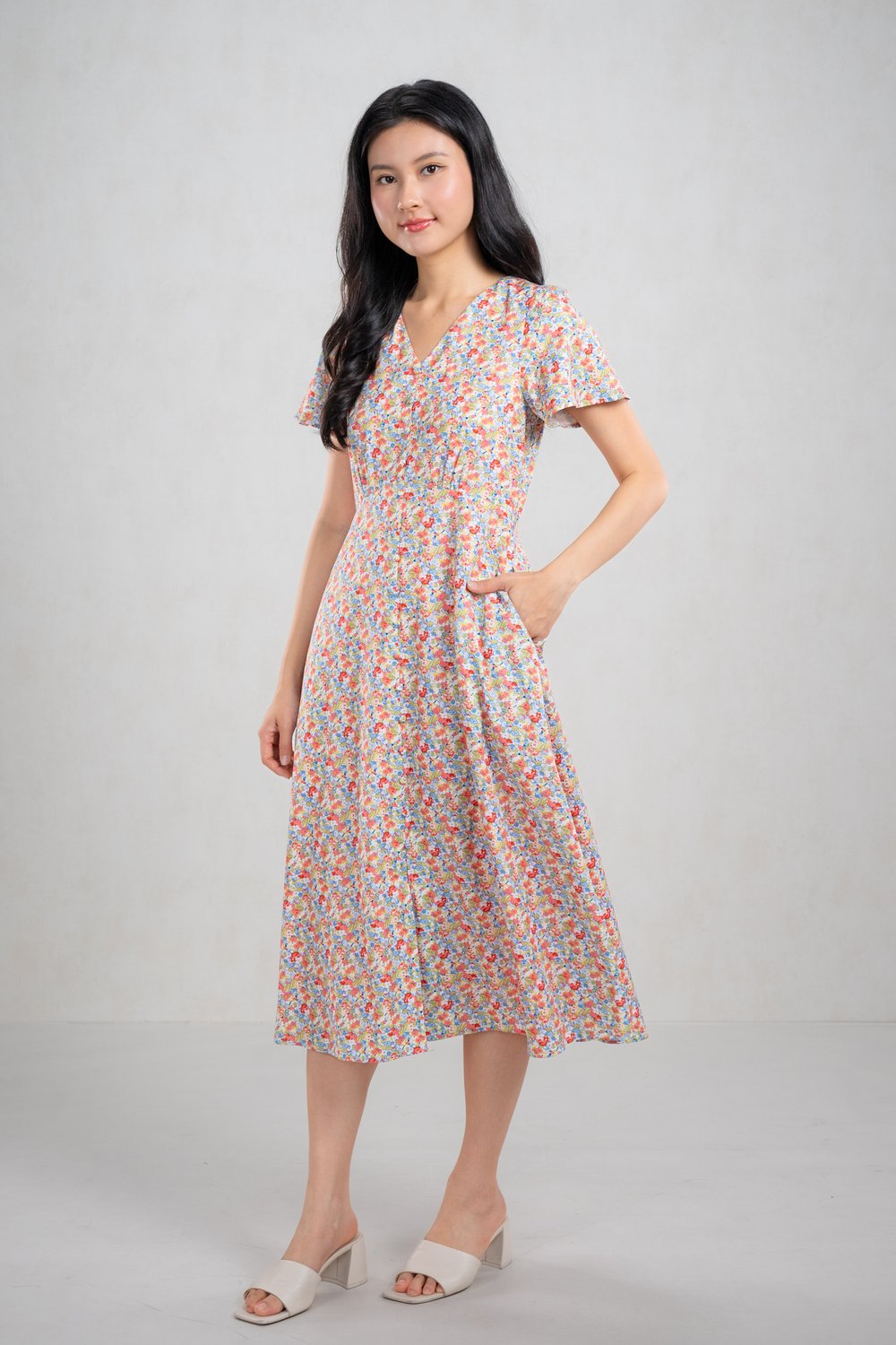 FINBAR FLORAL SLEEVED MIDI DRESS IN CORAL FLORAL