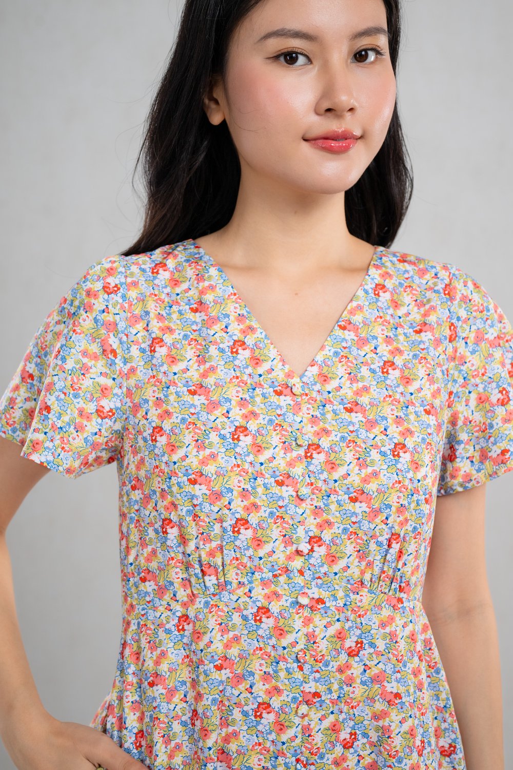 FINBAR FLORAL SLEEVED MIDI DRESS IN CORAL FLORAL