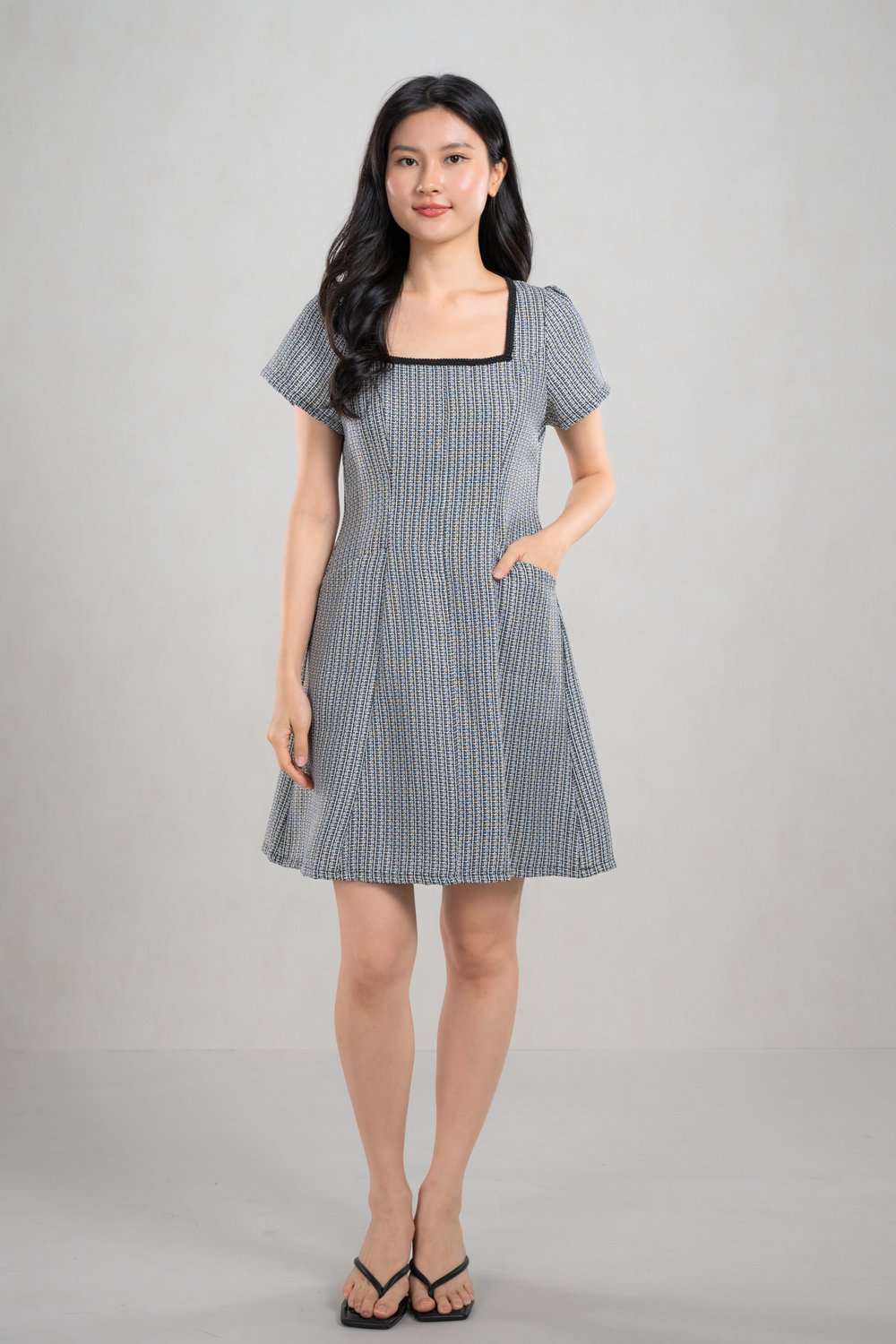LOIS TWEED SLEEVED DRESS IN MONOCHROME