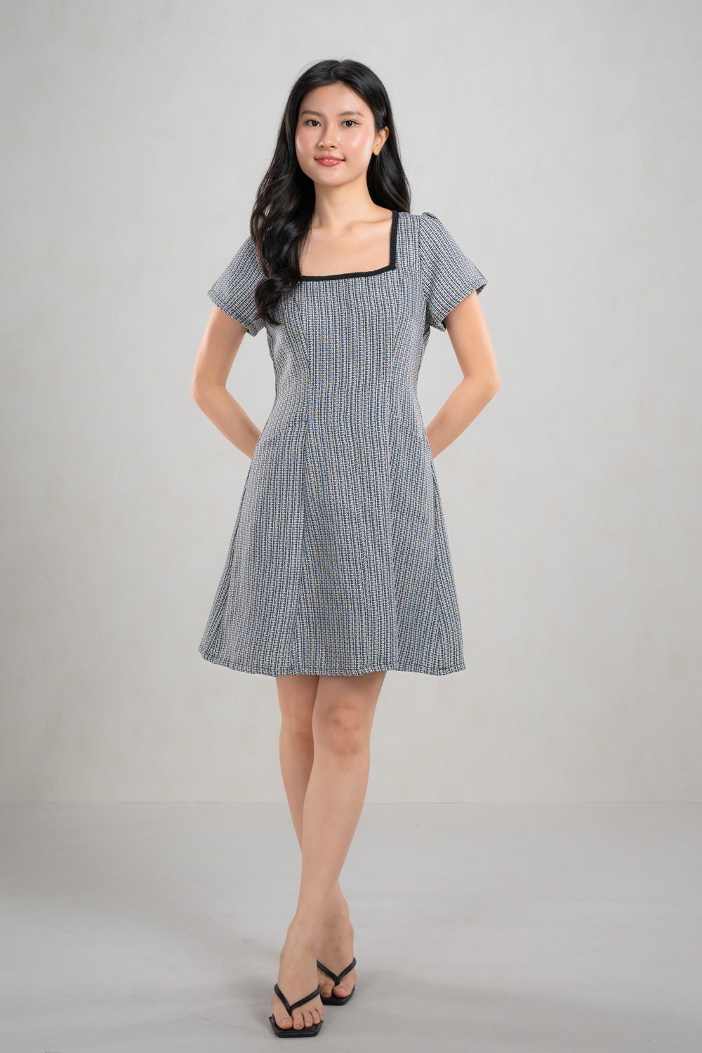 LOIS TWEED SLEEVED DRESS IN MONOCHROME