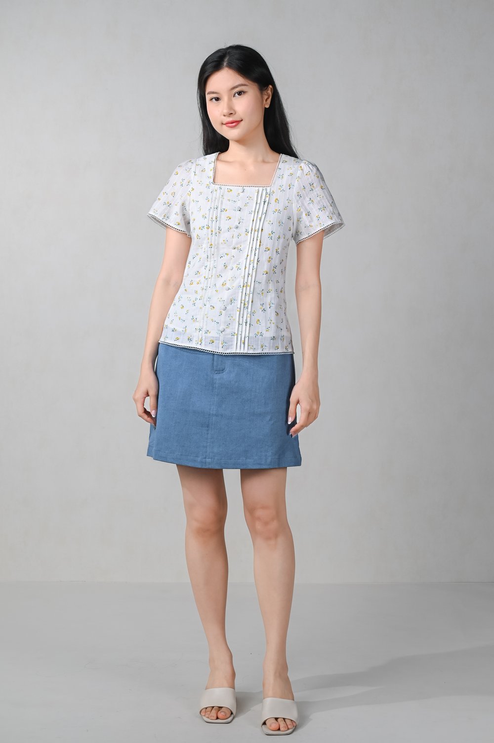 ELYSIUM FLORAL PINTUCK SLEEVED TOP
