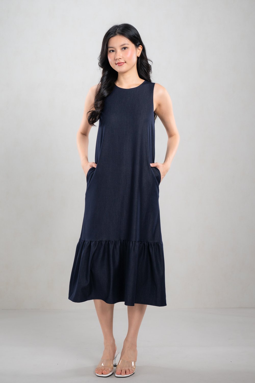 GINEBRA SLEEVELESS DROPWAIST DRESS IN DARK WASH