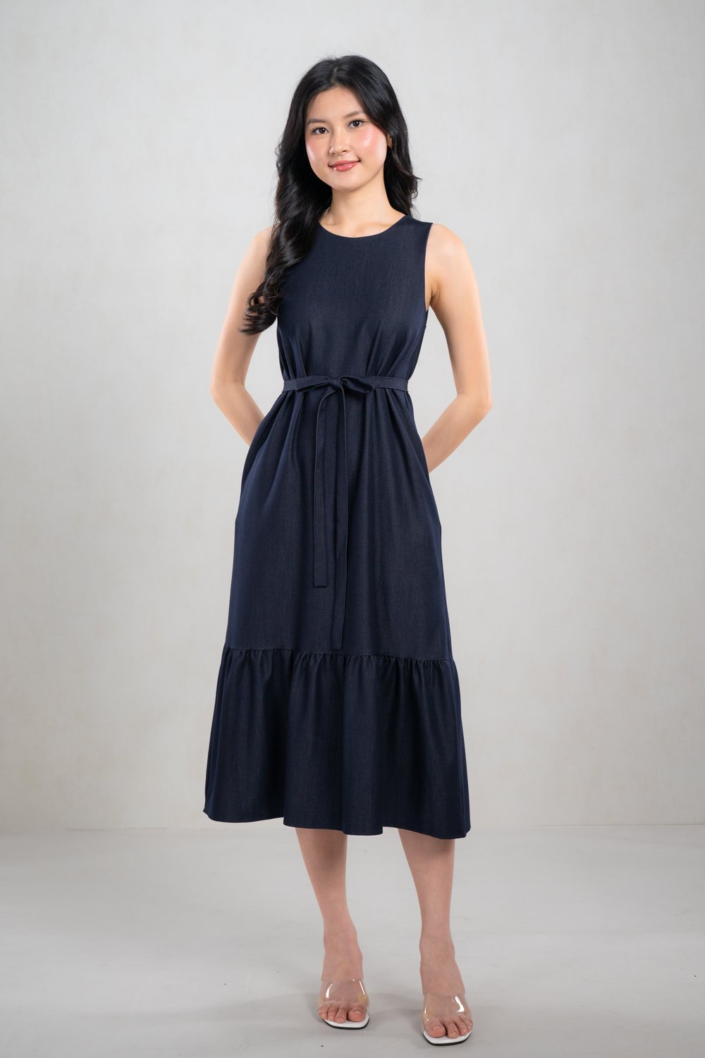 GINEBRA SLEEVELESS DROPWAIST DRESS IN DARK WASH