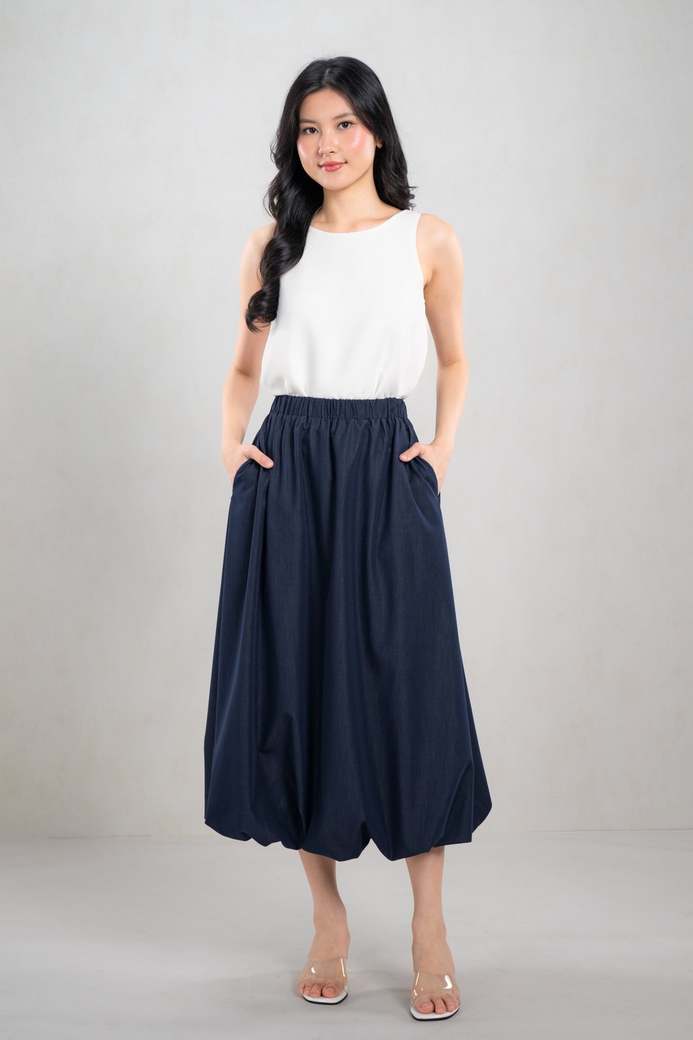 RIMA DENIM BUBBLE MIDI SKIRT IN NAVY