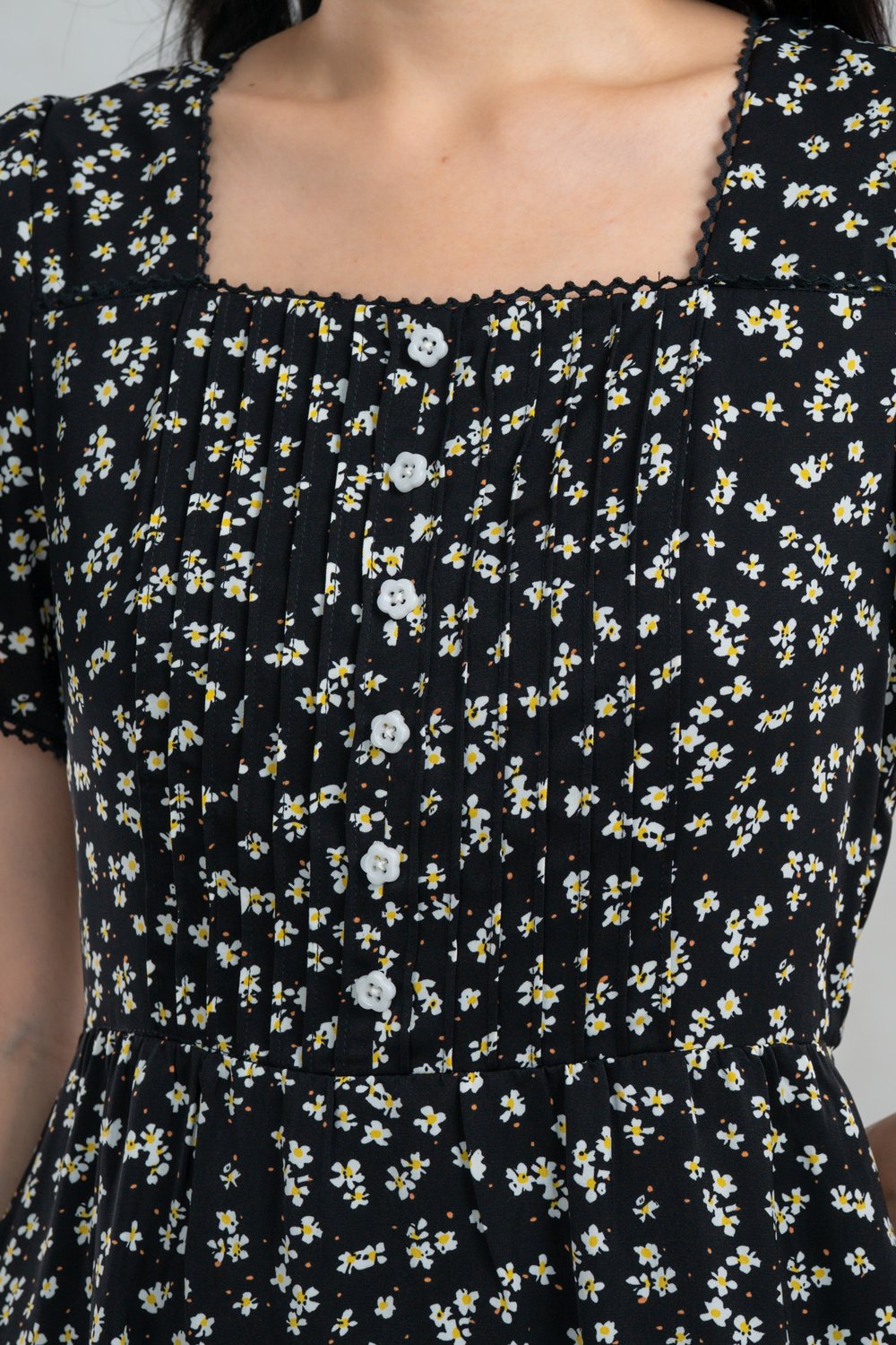 TANAI BLACK FLORAL SQUARE-NECK PINTUCK DRESS