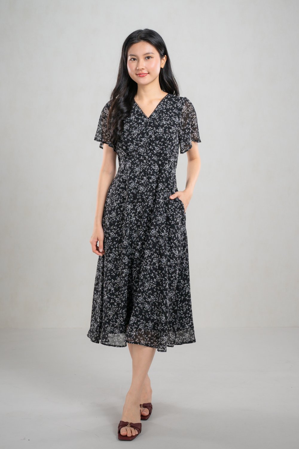 PEAITI MONO FLORAL SLEEVED MIDI DRESS
