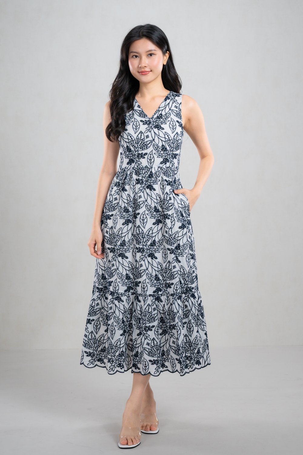 RUAIRI EMB. SLEEVELESS MIDAXI DRESS