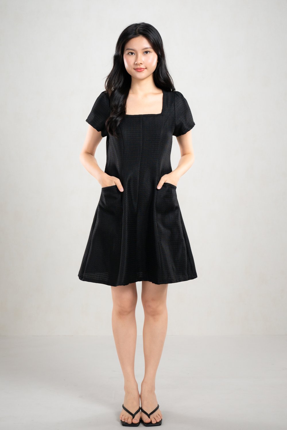 LOIS TWEED SLEEVED DRESS IN FULL BLACK