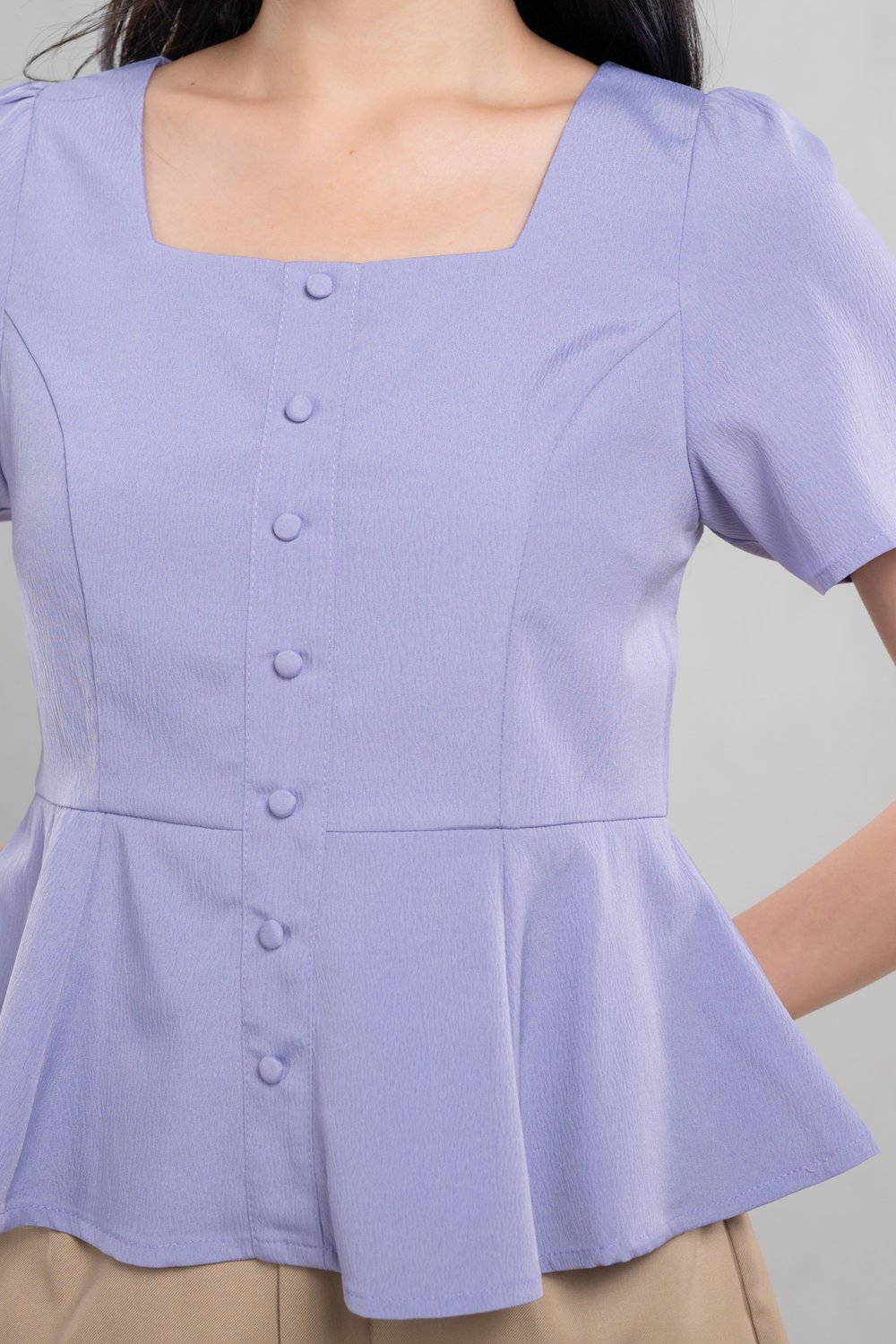 POET SQUARE-NECK SLEEVED PEPLUM TOP IN LILAC