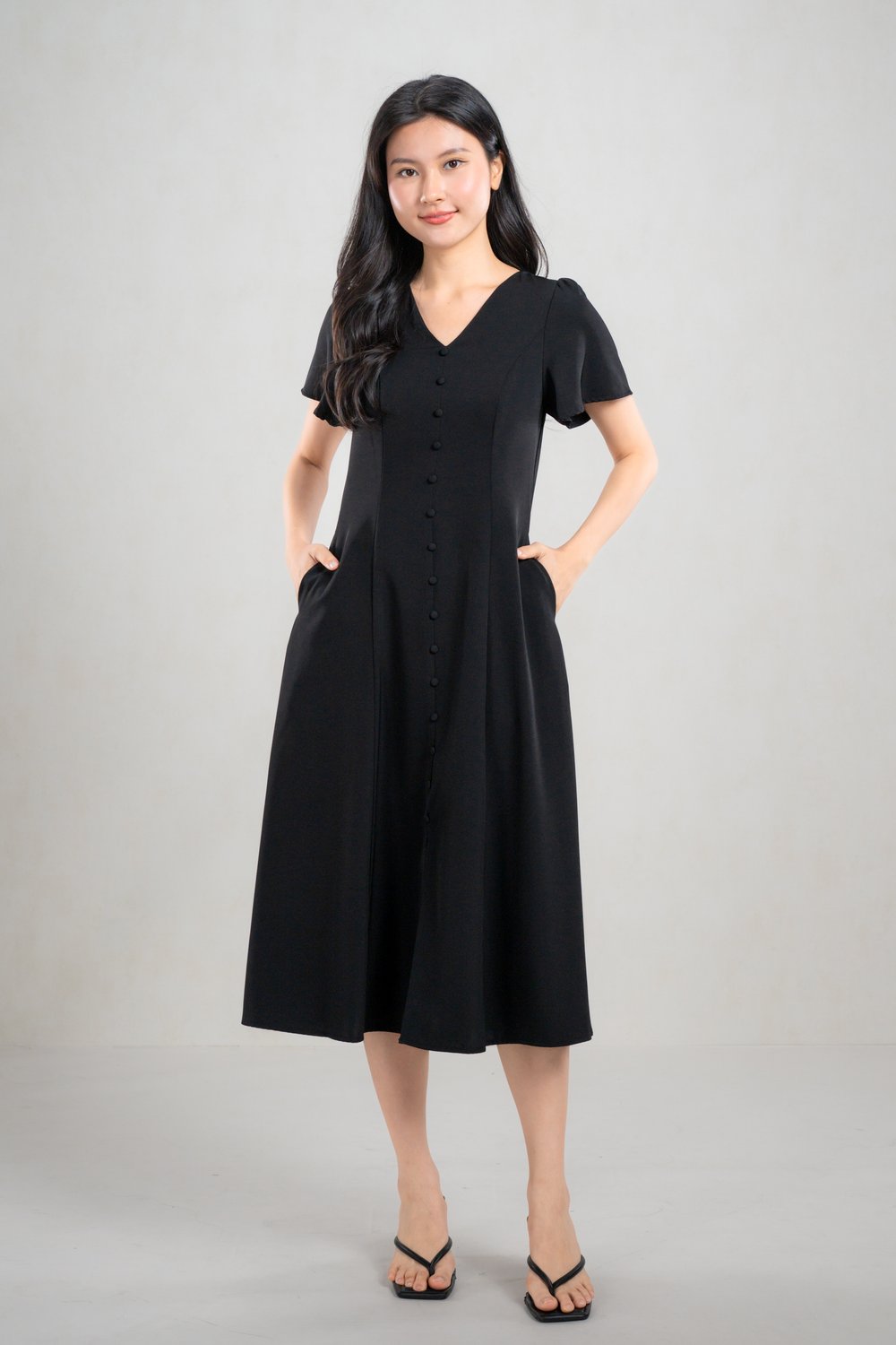 CAMRIE SLEEVED PANELLED DRESS IN BLACK