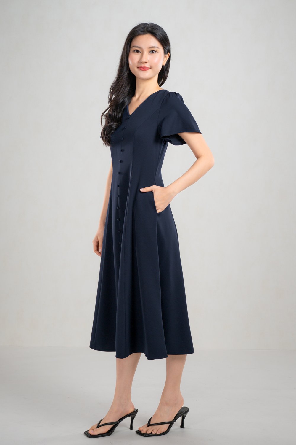 CAMRIE SLEEVED PANELLED DRESS IN NAVY