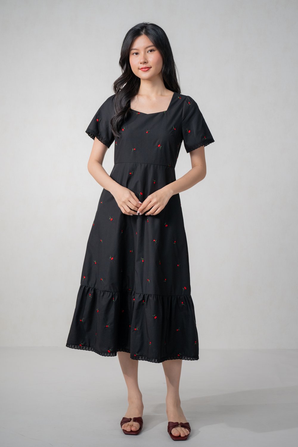 ULINA BLACK CHERRY EMB. SWEETHEART MIDI DRESS