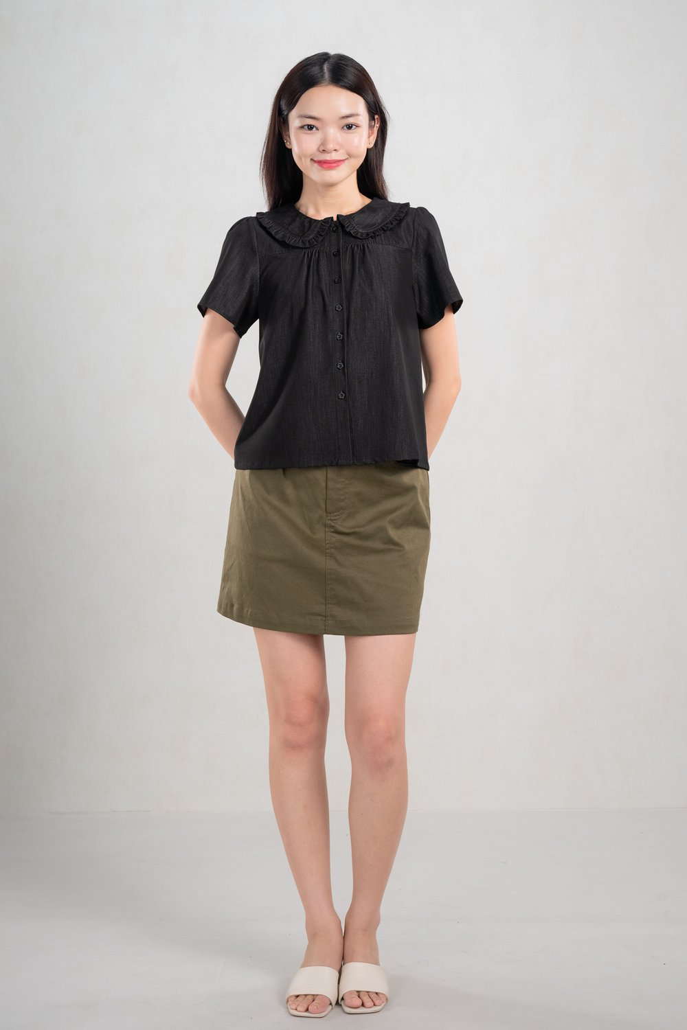 SUZZIE PETERPAN-COLLAR TOP IN BLACK
