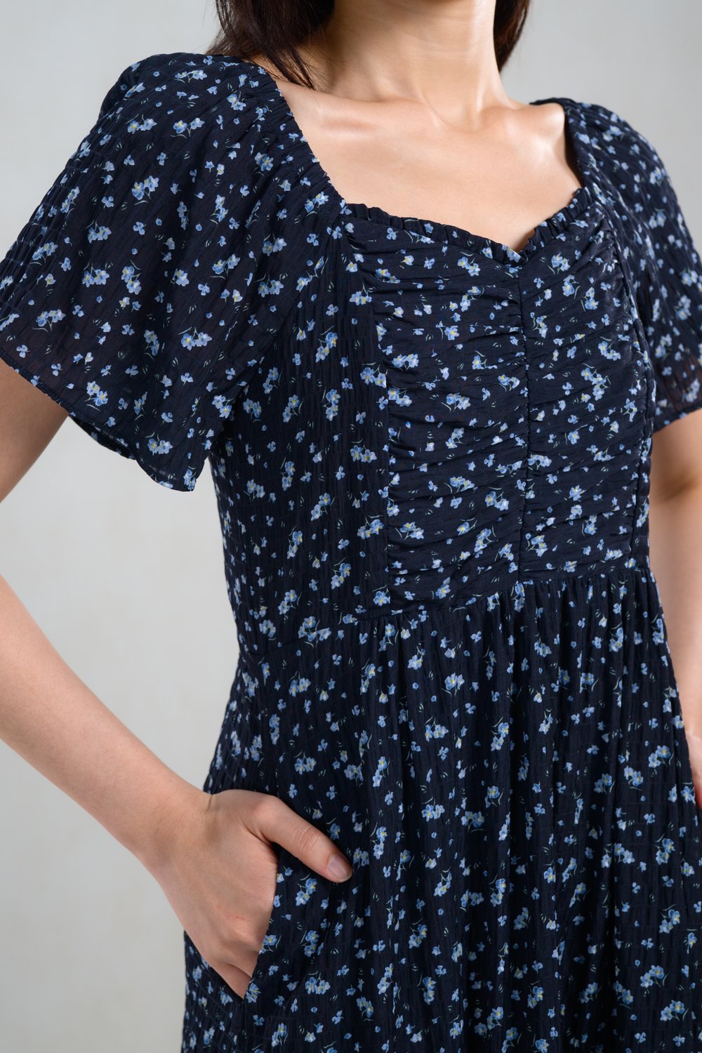 GREYLA BLACK FLORAL RUCHED MIDAXI DRESS