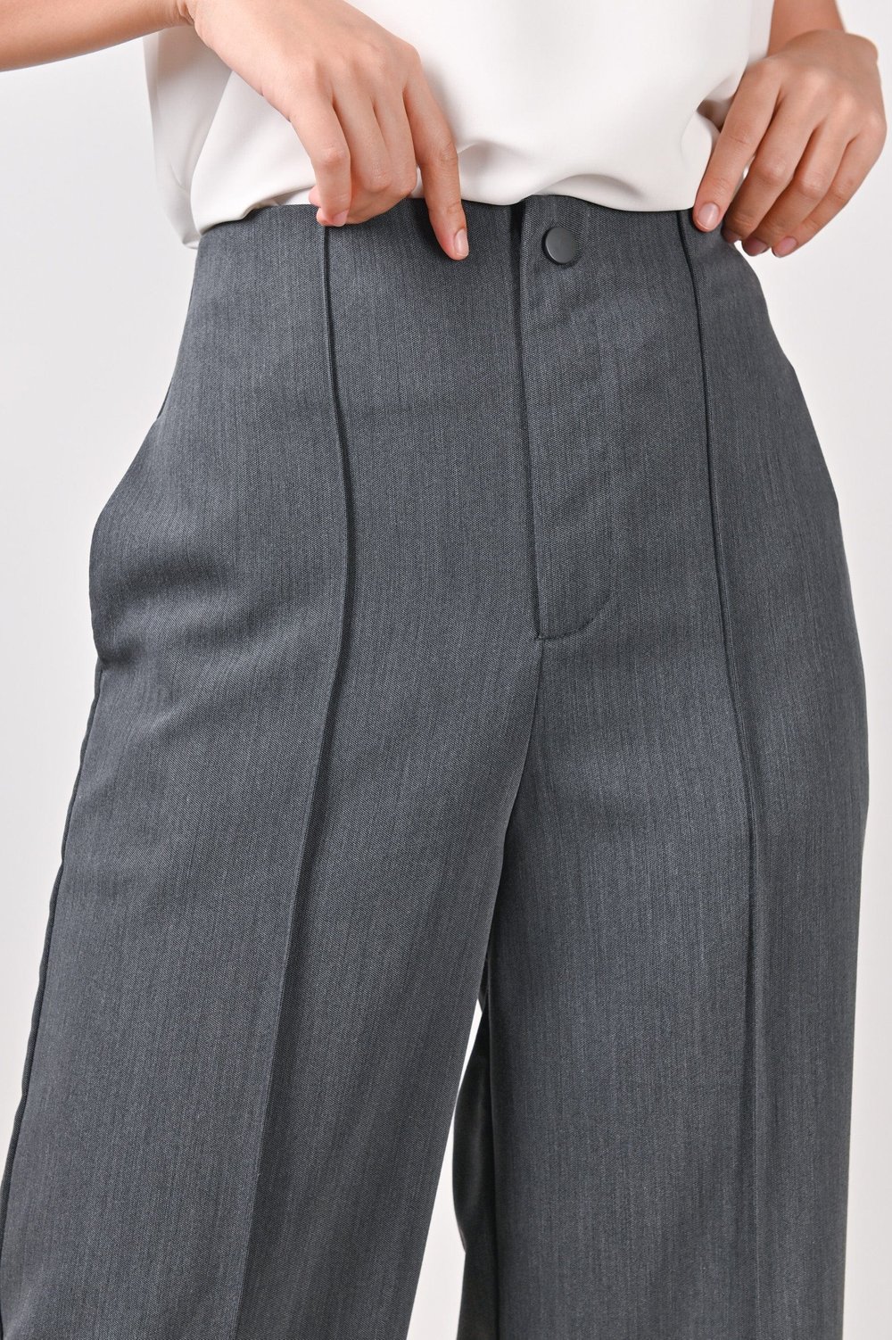 CHANA PINTUCK PANTS IN GREY