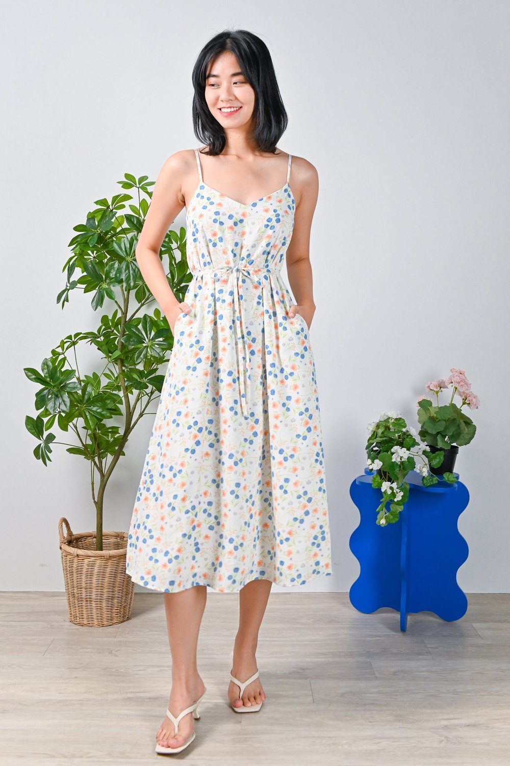 AIRI WHITE FLORAL SPAG TENT DRESS