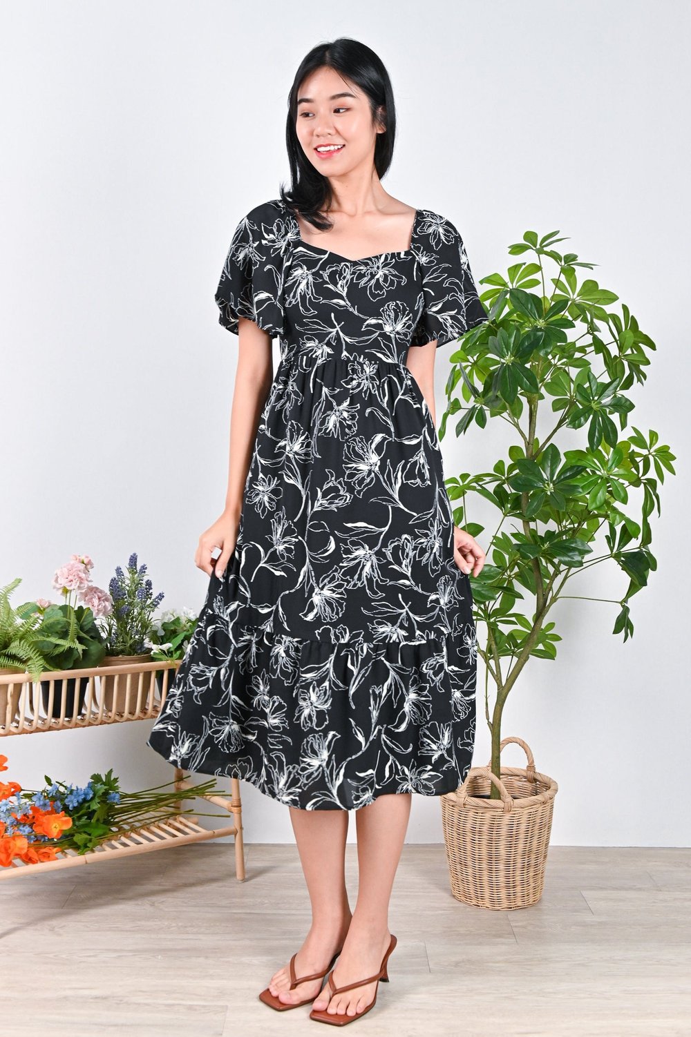 JOA TIE-BACK SLEEVED DRESS IN BLACK