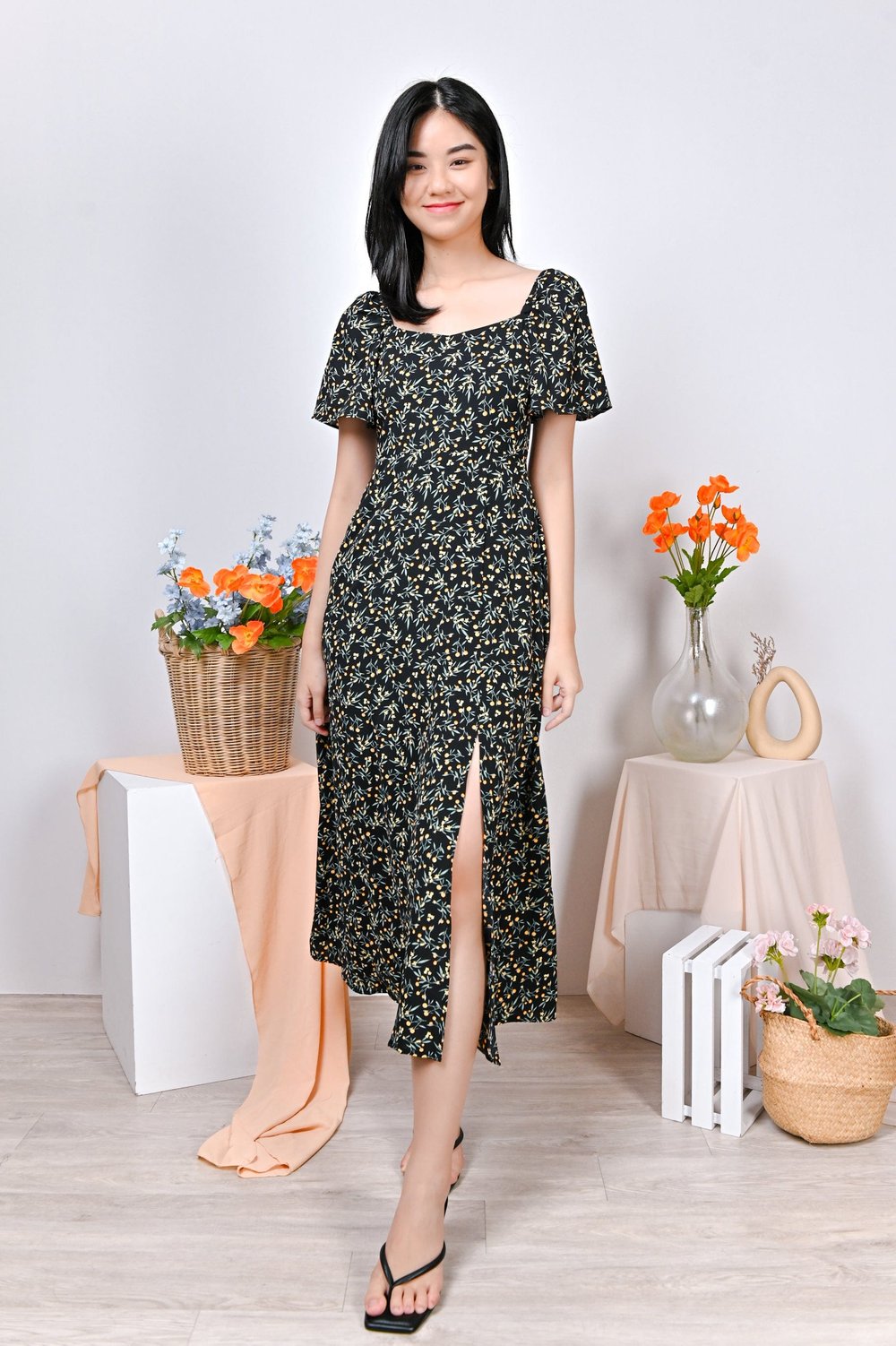 OCEANE FLORAL DRESS IN BLACK