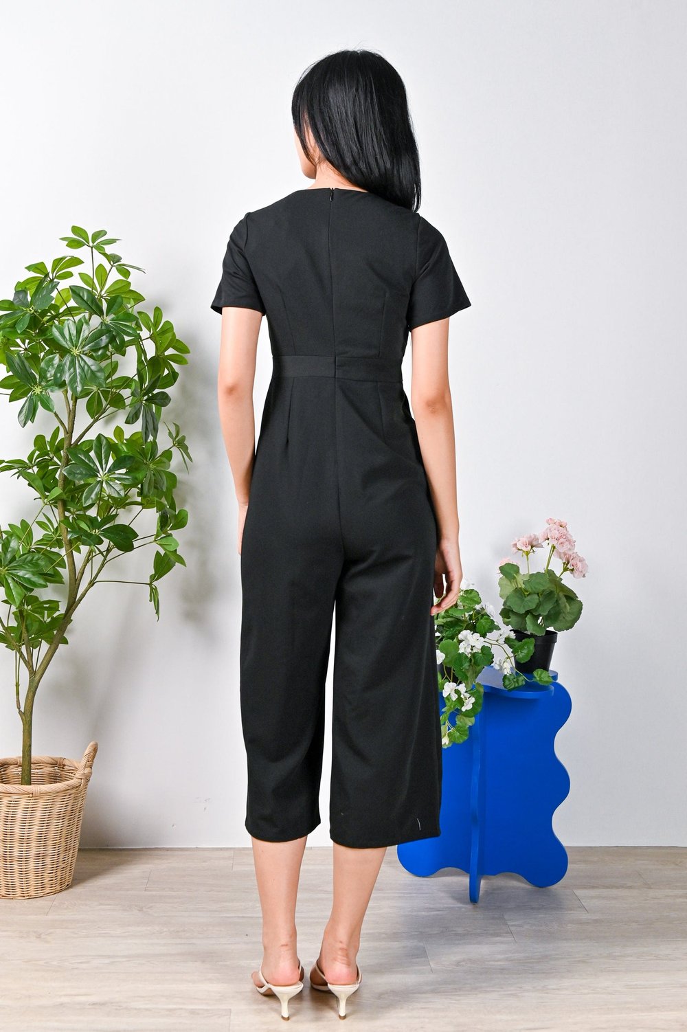 COSETTA SLEEVED JUMPSUIT IN BLACK