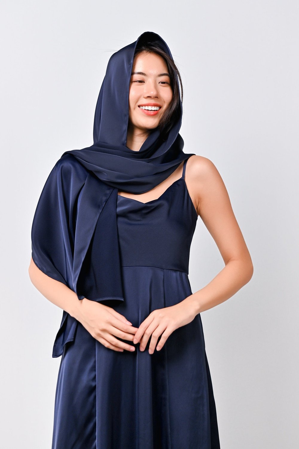 JAIME SHAWL / SCARF IN NAVY