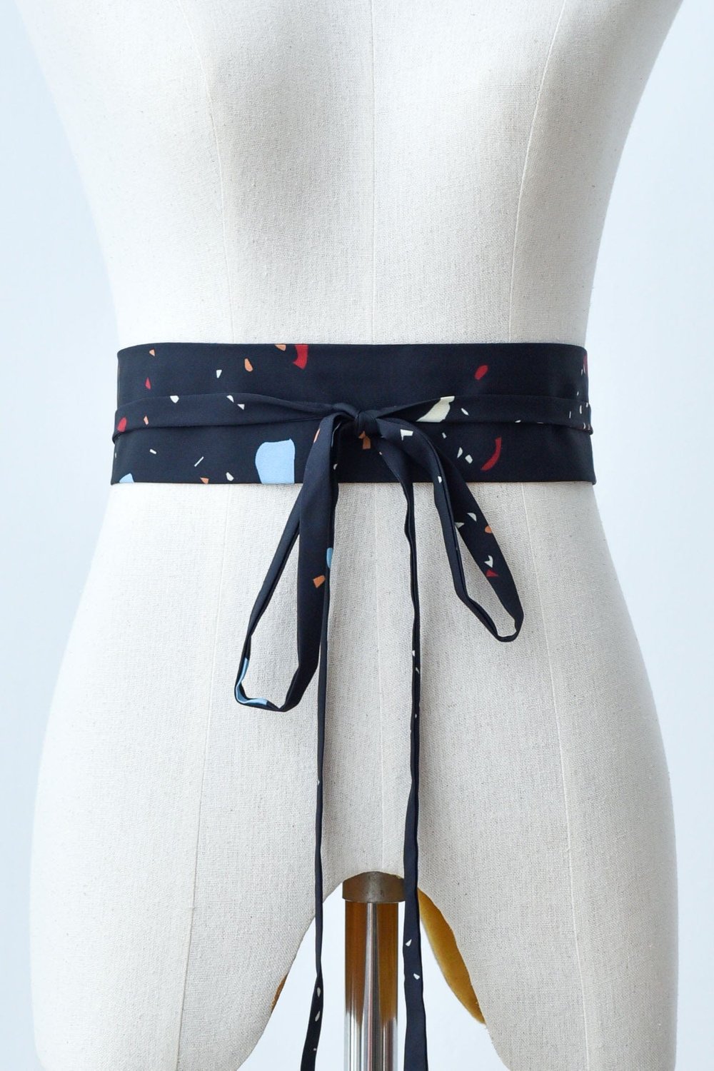 TERRAZZO OBI SASH IN BLACK