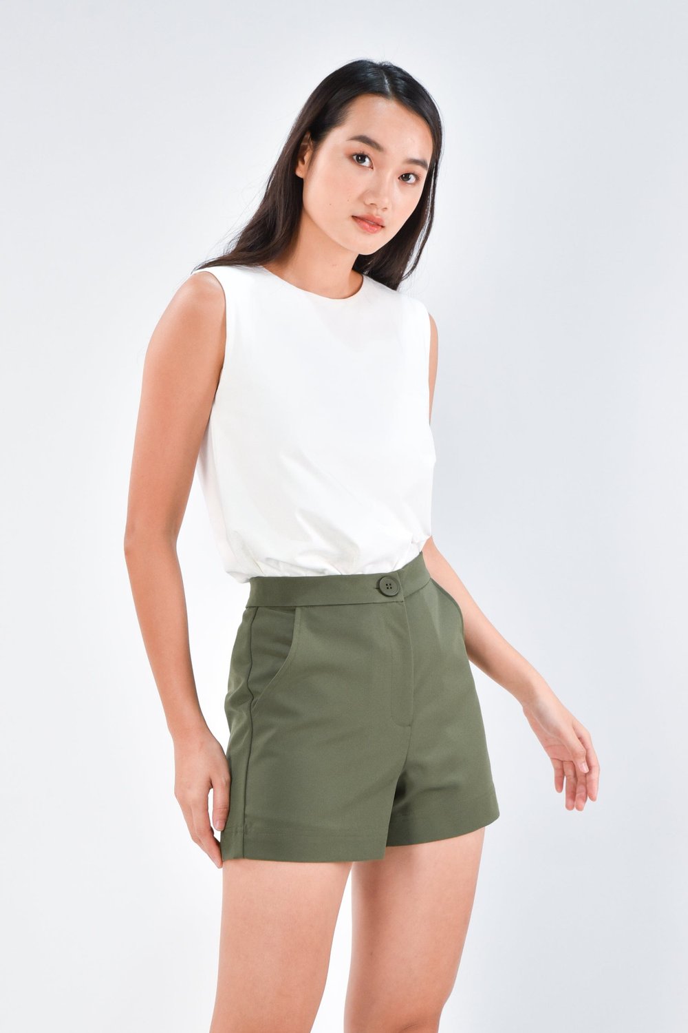 CHRISTINA ELASTIC-BACK SHORTS IN LIGHT OLIVE